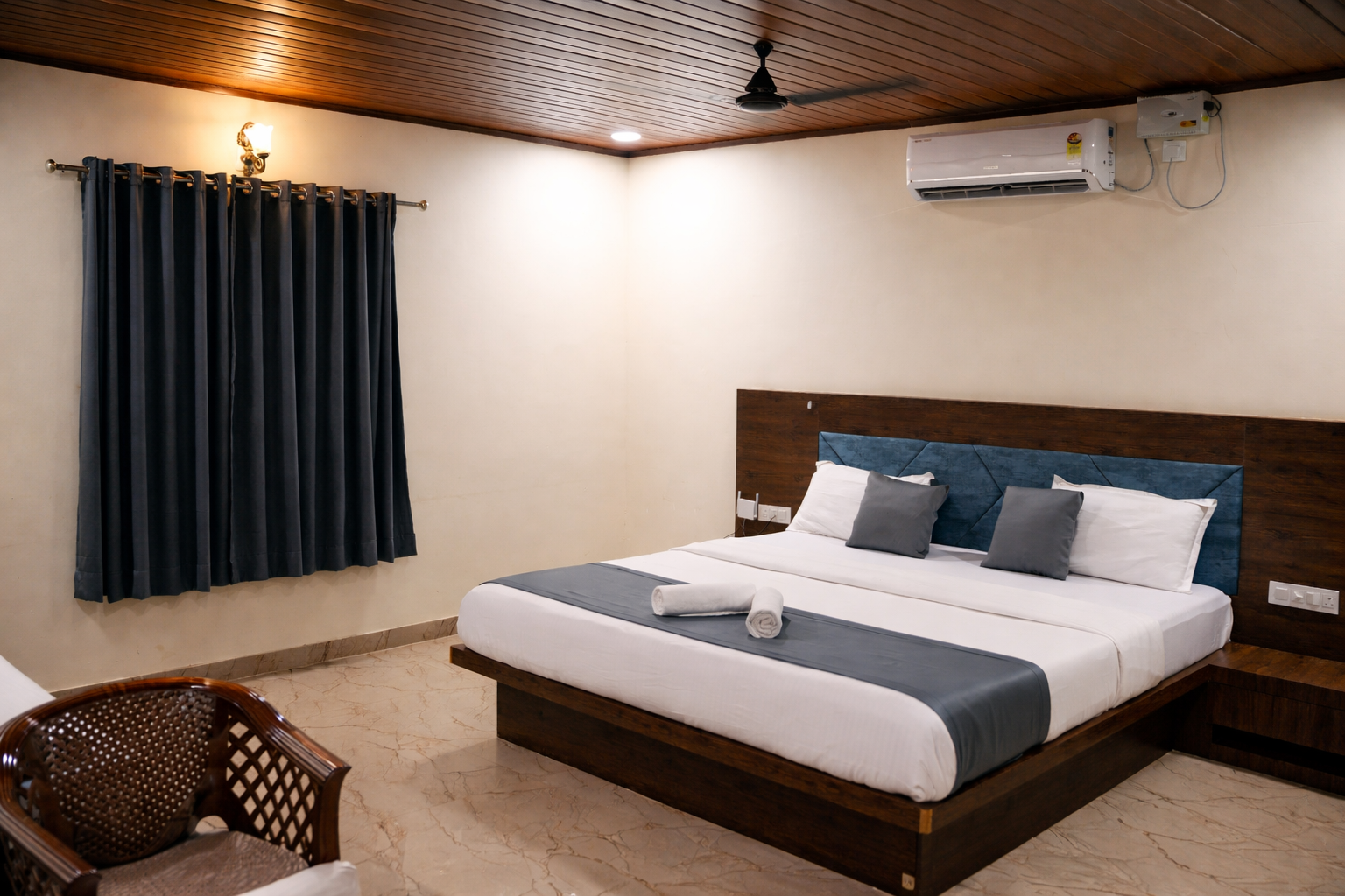 King Size Deluxe Cottage