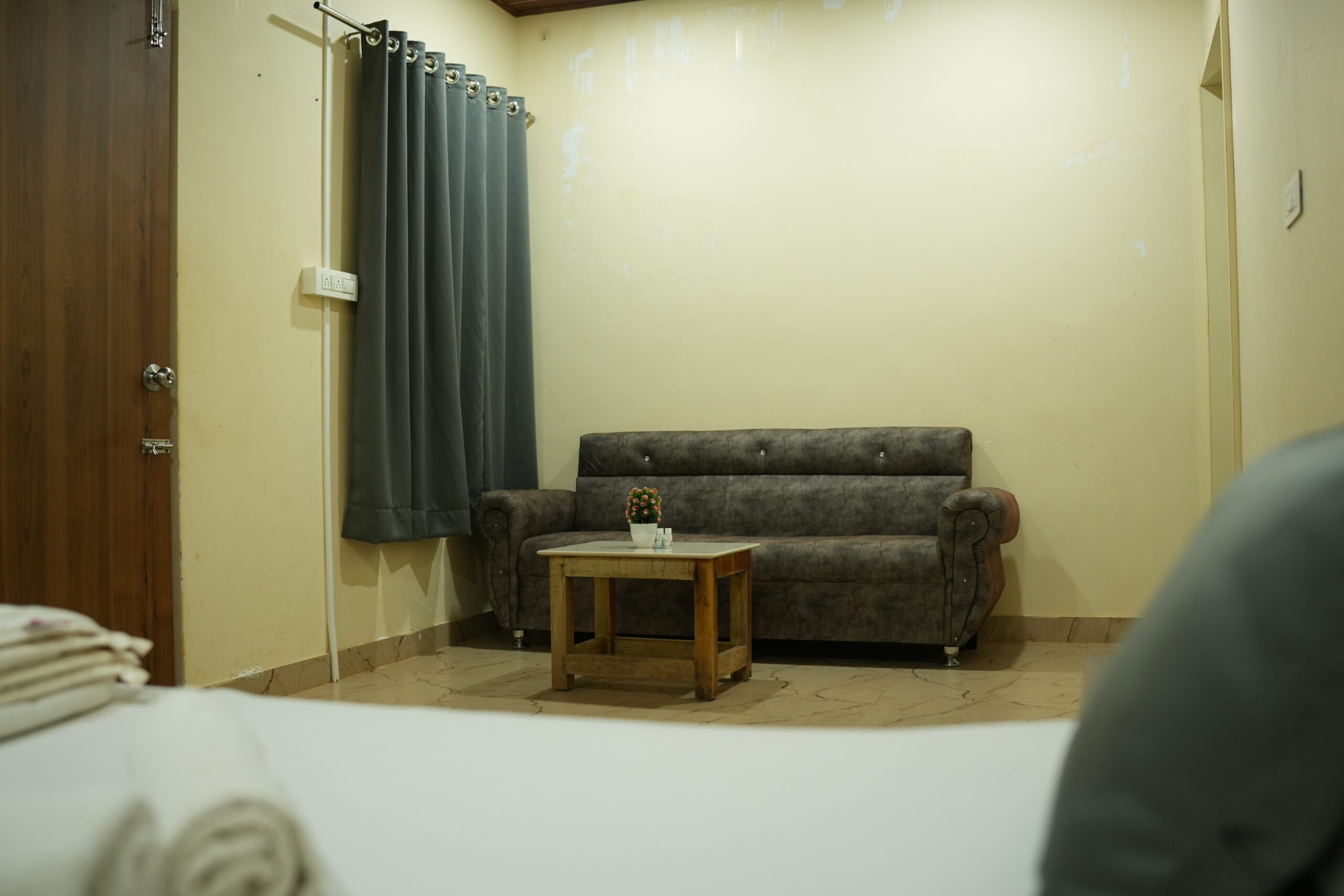 Top resort in Murudeshwara family room